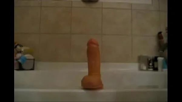Meilleurs Dildoing her Cunt in the Bathroom films récents